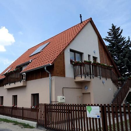 Arany Szolo Wellness Apartmanhaz Heviz Bagian luar foto