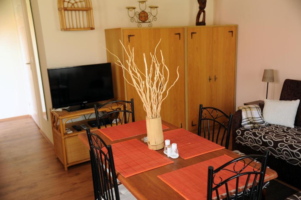 Arany Szolo Wellness Apartmanhaz Heviz Ruang foto