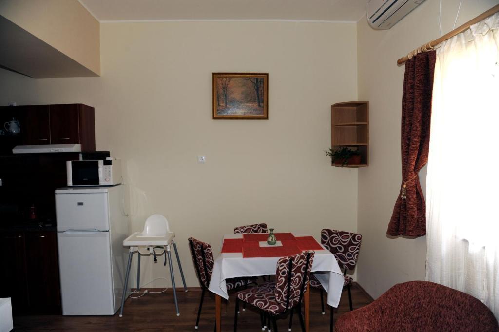 Arany Szolo Wellness Apartmanhaz Heviz Ruang foto
