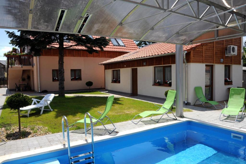 Arany Szolo Wellness Apartmanhaz Heviz Bagian luar foto
