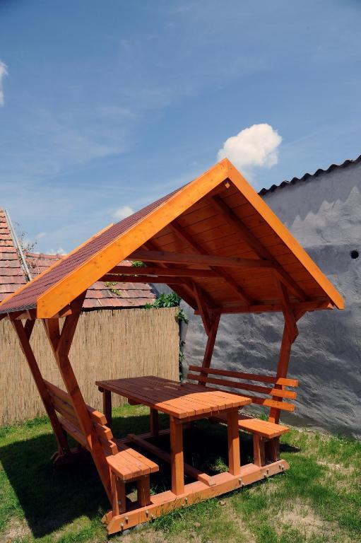 Arany Szolo Wellness Apartmanhaz Heviz Bagian luar foto