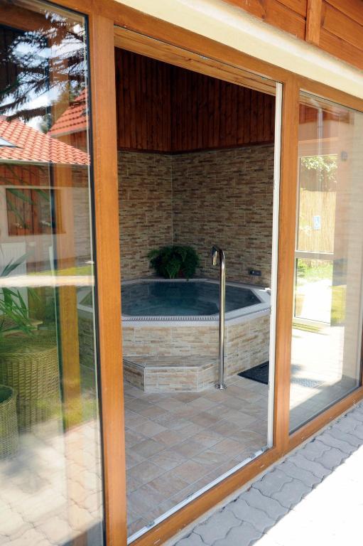 Arany Szolo Wellness Apartmanhaz Heviz Bagian luar foto